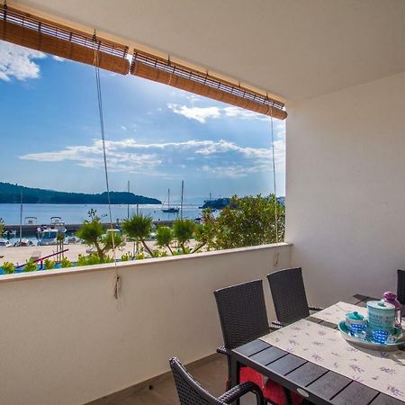 Apartment Sara - Đảo Cres Ngoại thất bức ảnh