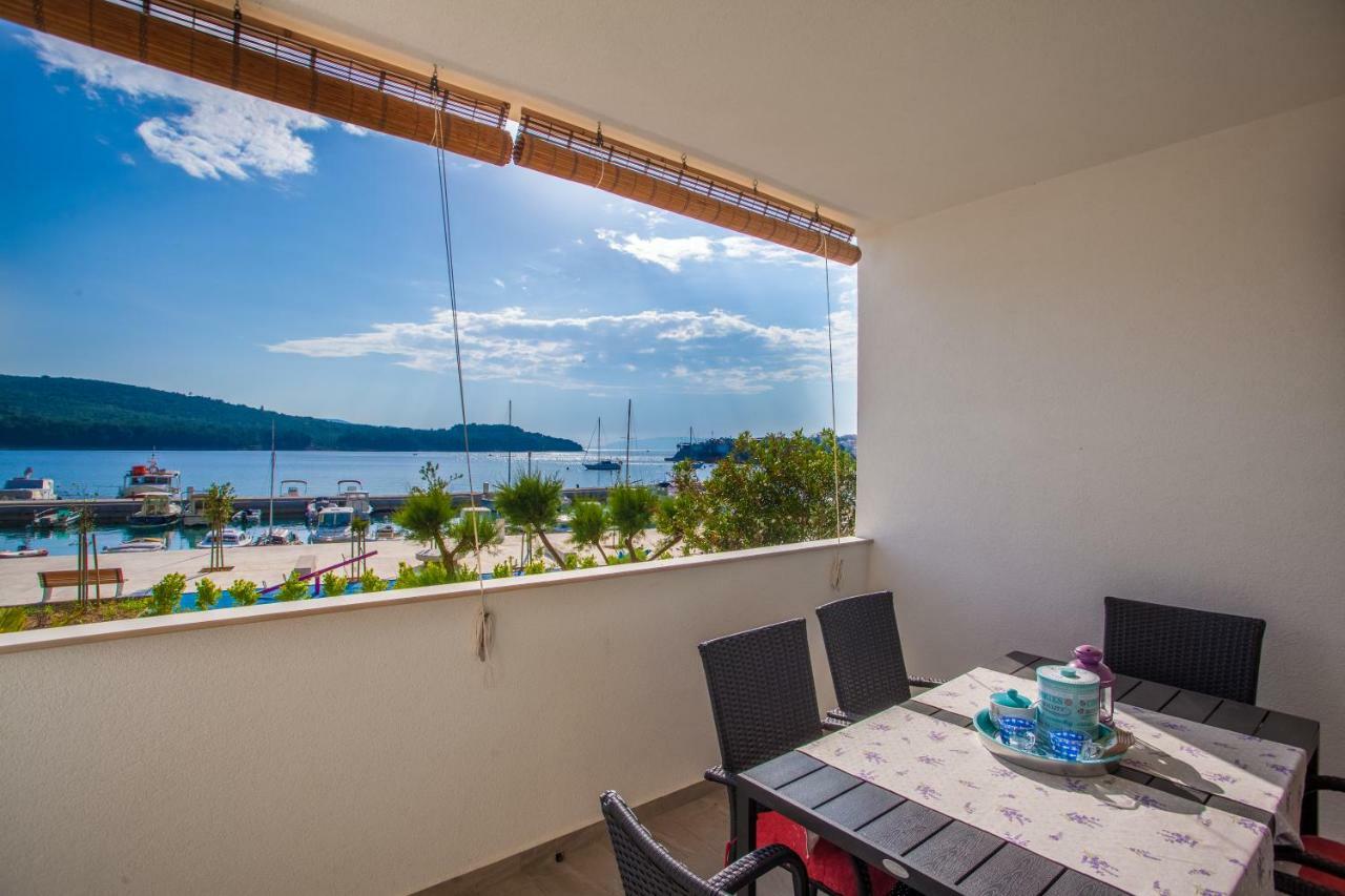 Apartment Sara - Đảo Cres Ngoại thất bức ảnh