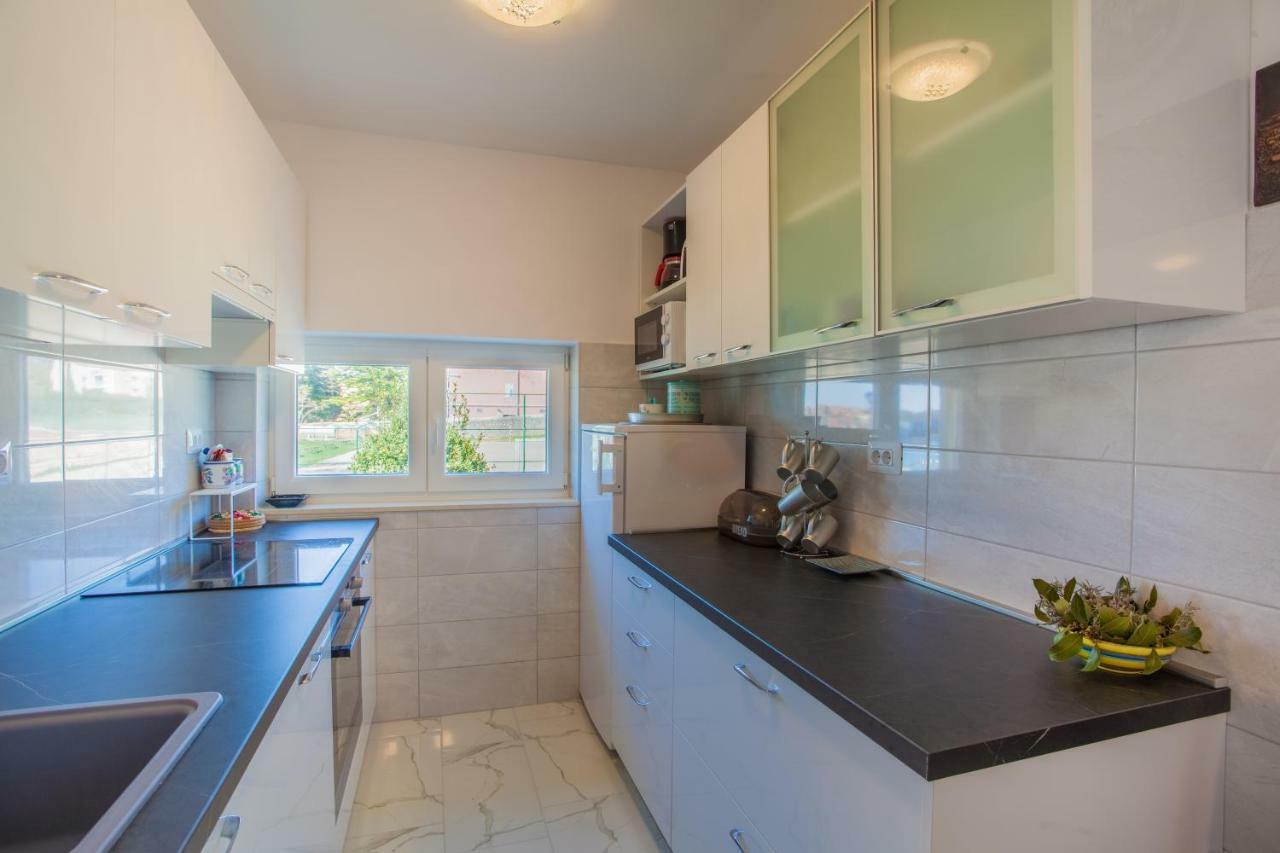 Apartment Sara - Đảo Cres Ngoại thất bức ảnh