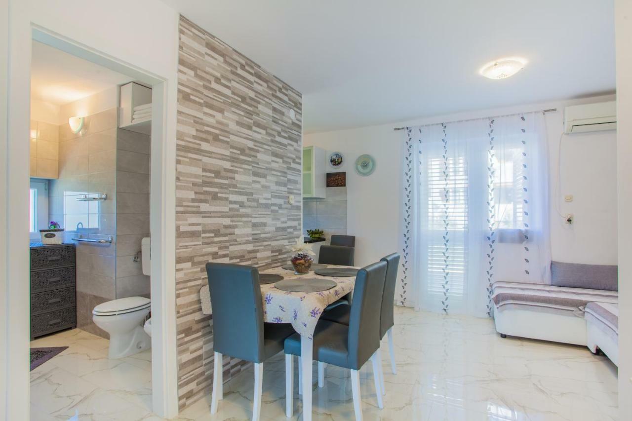 Apartment Sara - Đảo Cres Ngoại thất bức ảnh