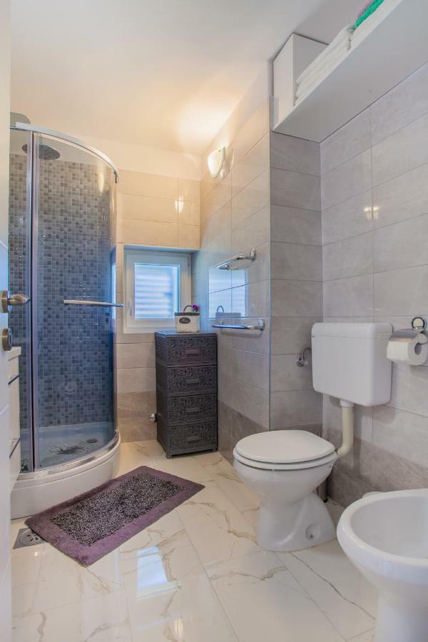 Apartment Sara - Đảo Cres Ngoại thất bức ảnh